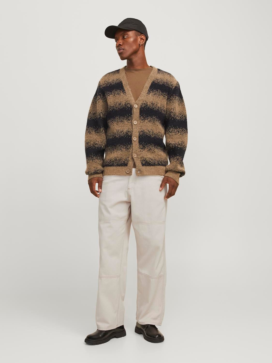 model_shot-front_full